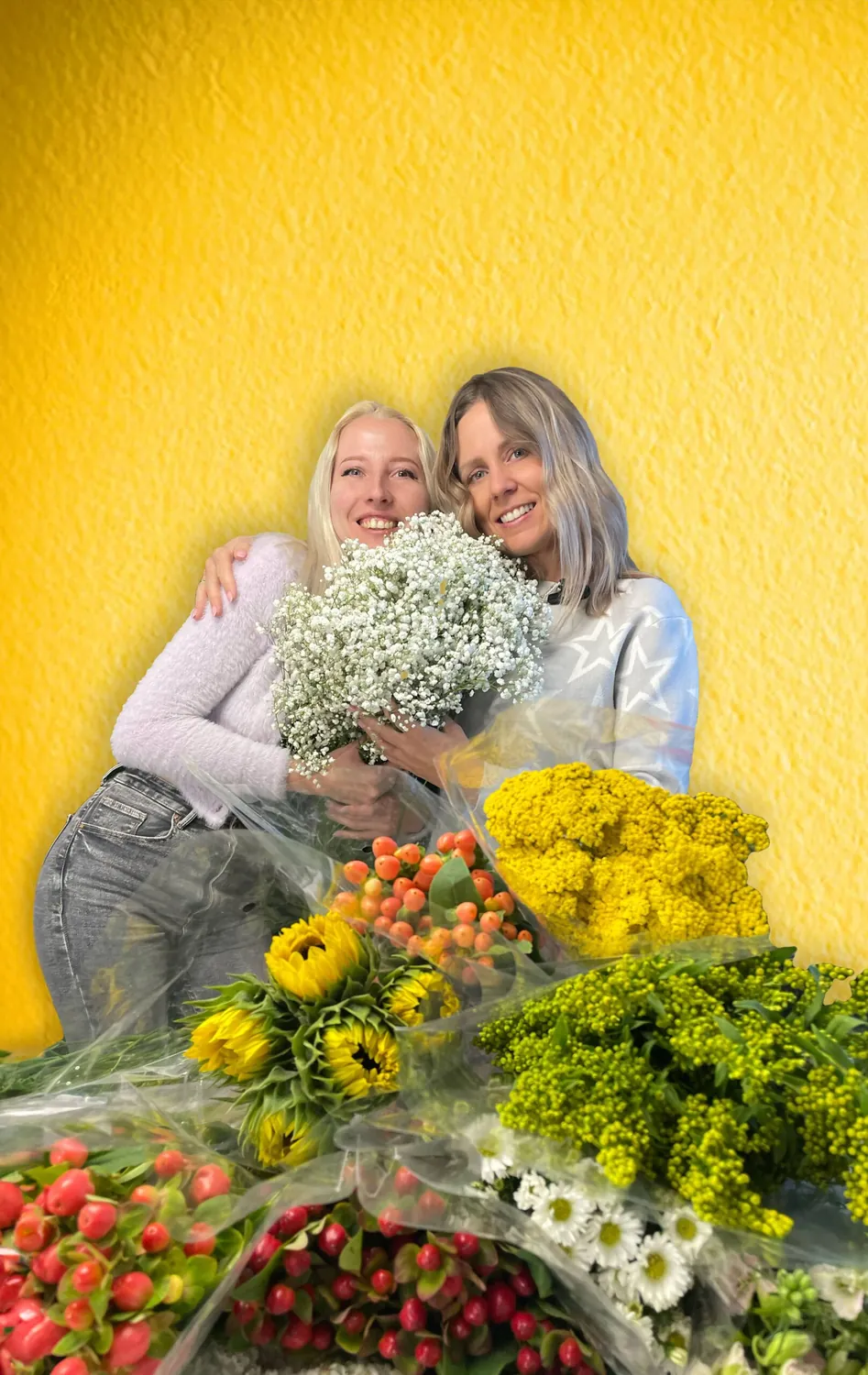Equipo de Ecualand entre ramos de flores ecuatorianas